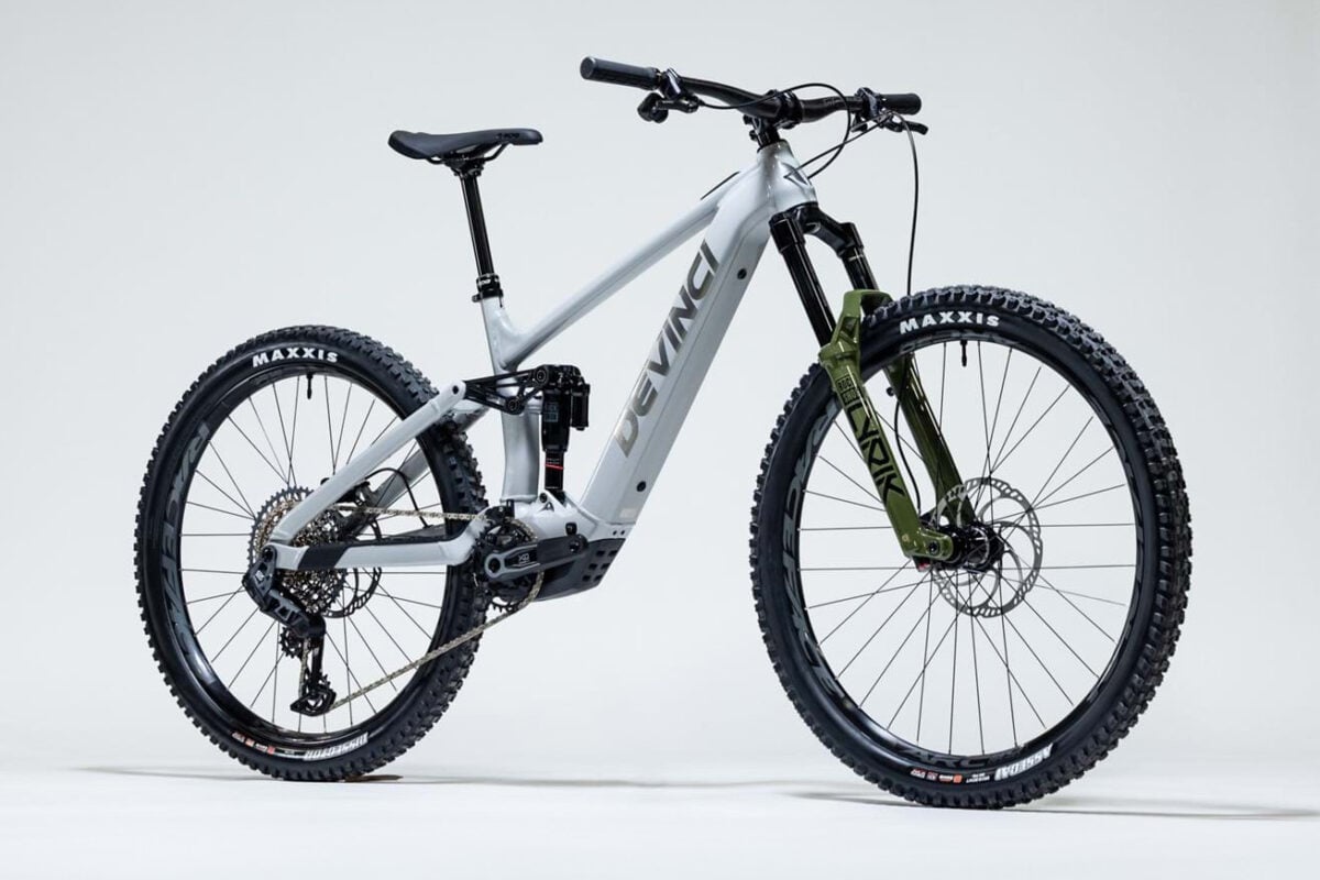 Neues Devincy E-Troy Lite E-Bike: All-Mountain-Spaß mit Bosch SX & Alurahmen