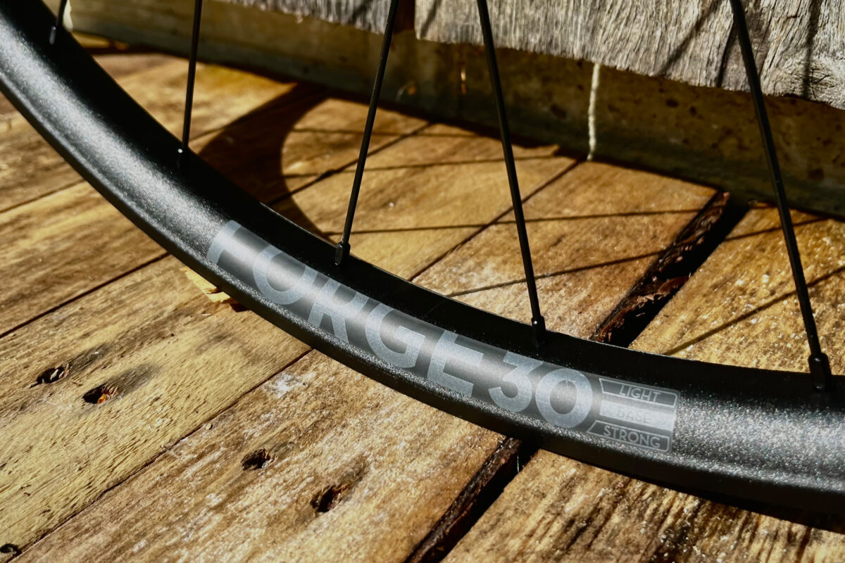Neue Newmen Forge 30 & Performance 30: Acht Aluminium MTB-Laufräder von XC bis DH-Race