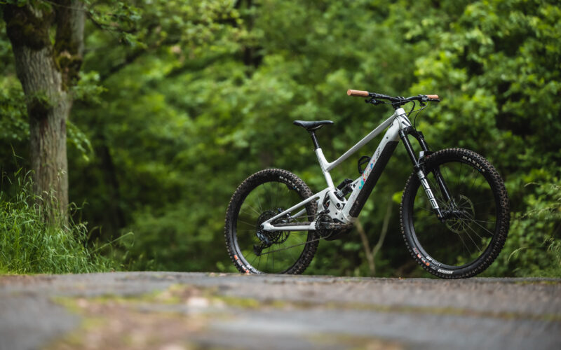 Scor 6080 Z GX im ersten Test: Bikepark-Ballergerät mit Bosch CX