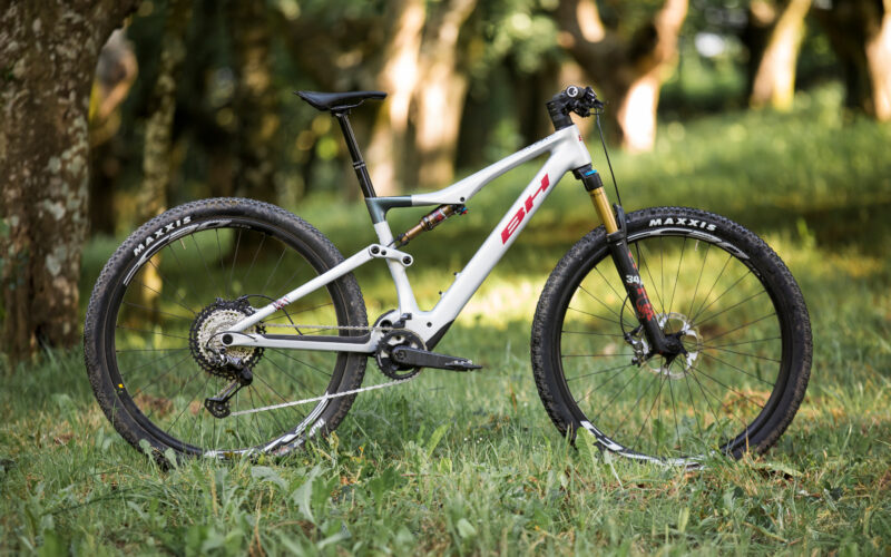 BH iLynx Race und Trail 2025: Neue Light-E-MTBs mit neuem Motor