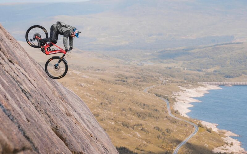 Danny MacAskill und die Magura Gustav Pro: Stoppies im schottischen Steilhang