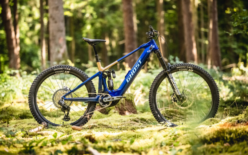 Ghost E-Riot CF E-Bike – Neuheit 2025: Sexy Look und neues Design!