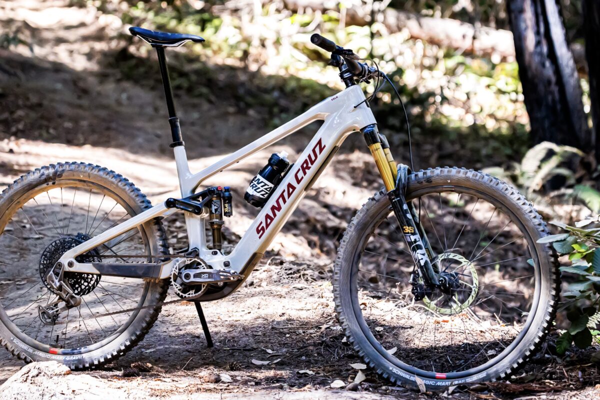 Santa Cruz Vala E-MTB 2025 im ersten Test: Vier Gelenke für ein Hallelujah