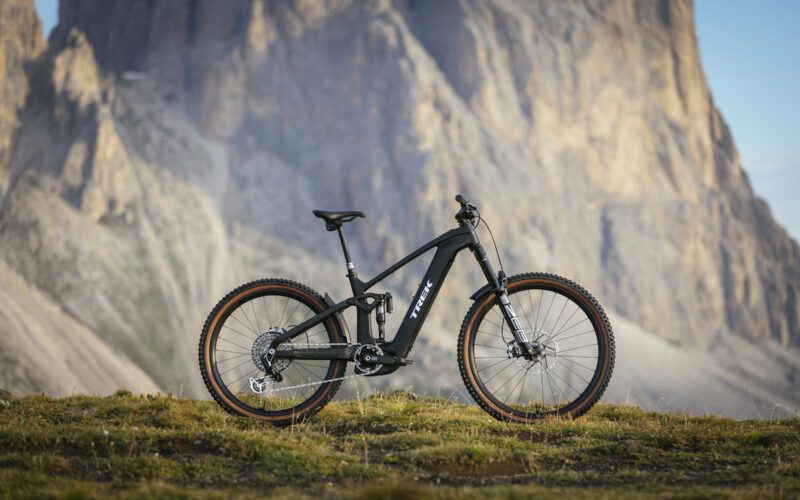 Neues Trek Rail E-MTB 2025: Erstmals mit Mullet und neuem Bosch CX-Motor