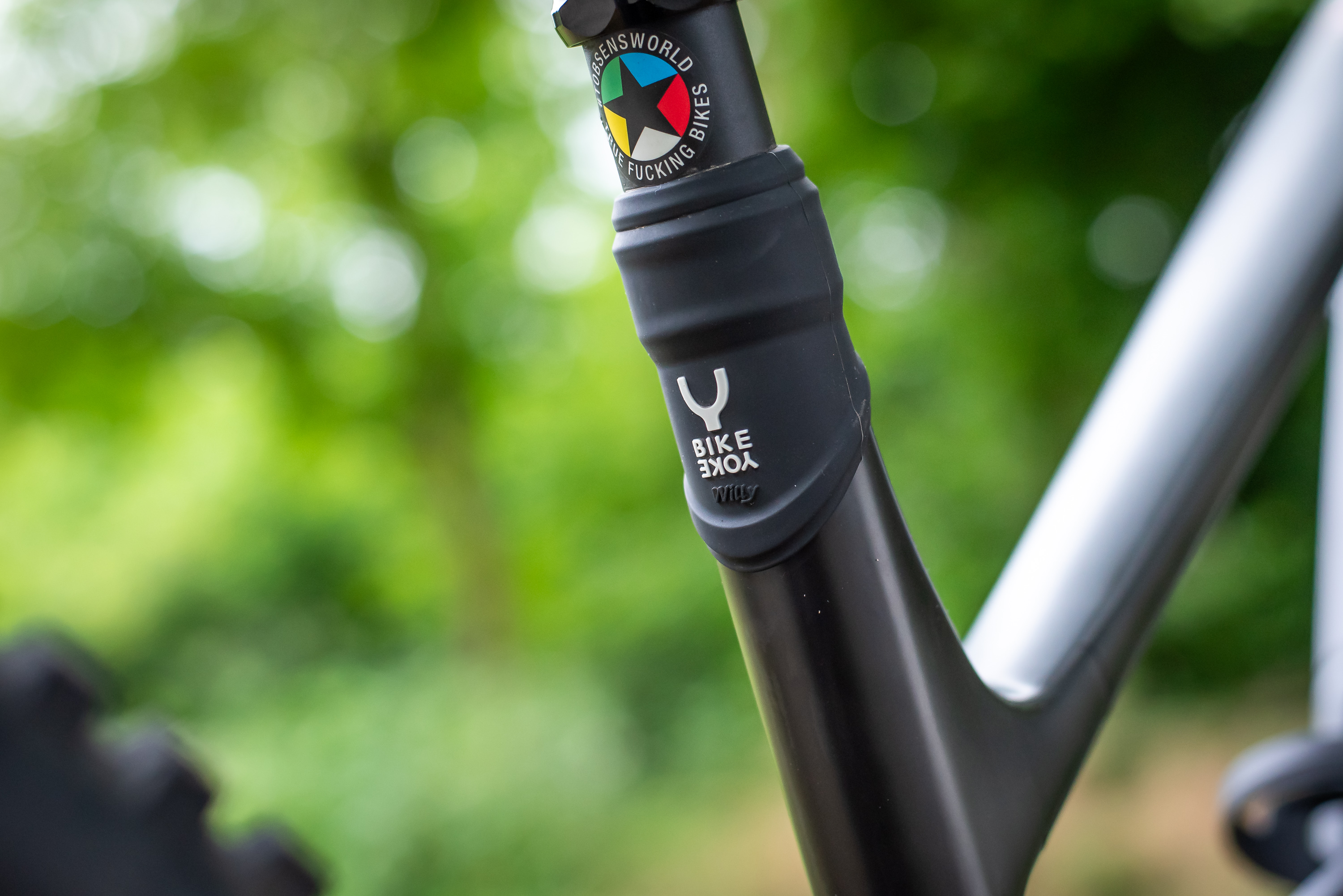 BikeYoke Willy-Silikonüberzug im Test: Das perfekte Herbst-Upgrade für dein E-MTB?