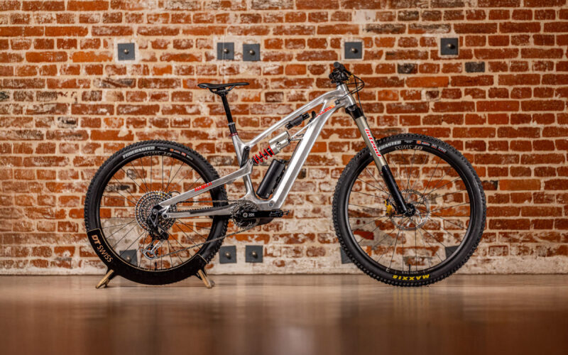 Alutech ePelmo – E-Bike Neuheit 2025: 17,9 kg leicht – Alutech Light-E-MTB mit Bosch SX