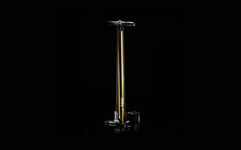 Lezyne Standpumpe in limitierter Auflage: 18-karätig vergoldete digitale Fahrrad-Standpumpe