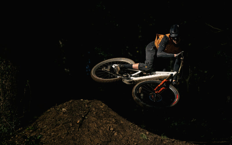 E-MTB-Video – Commencal Tempo Power: Die Kunst der Bewegung