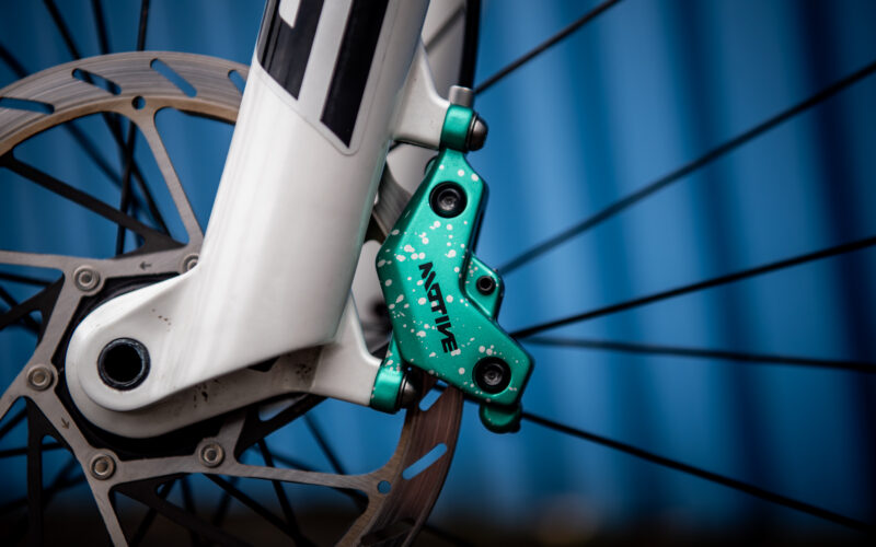 Neue SRAM Motive MTB-Bremse im Test: Mehr Power für XC und Trail