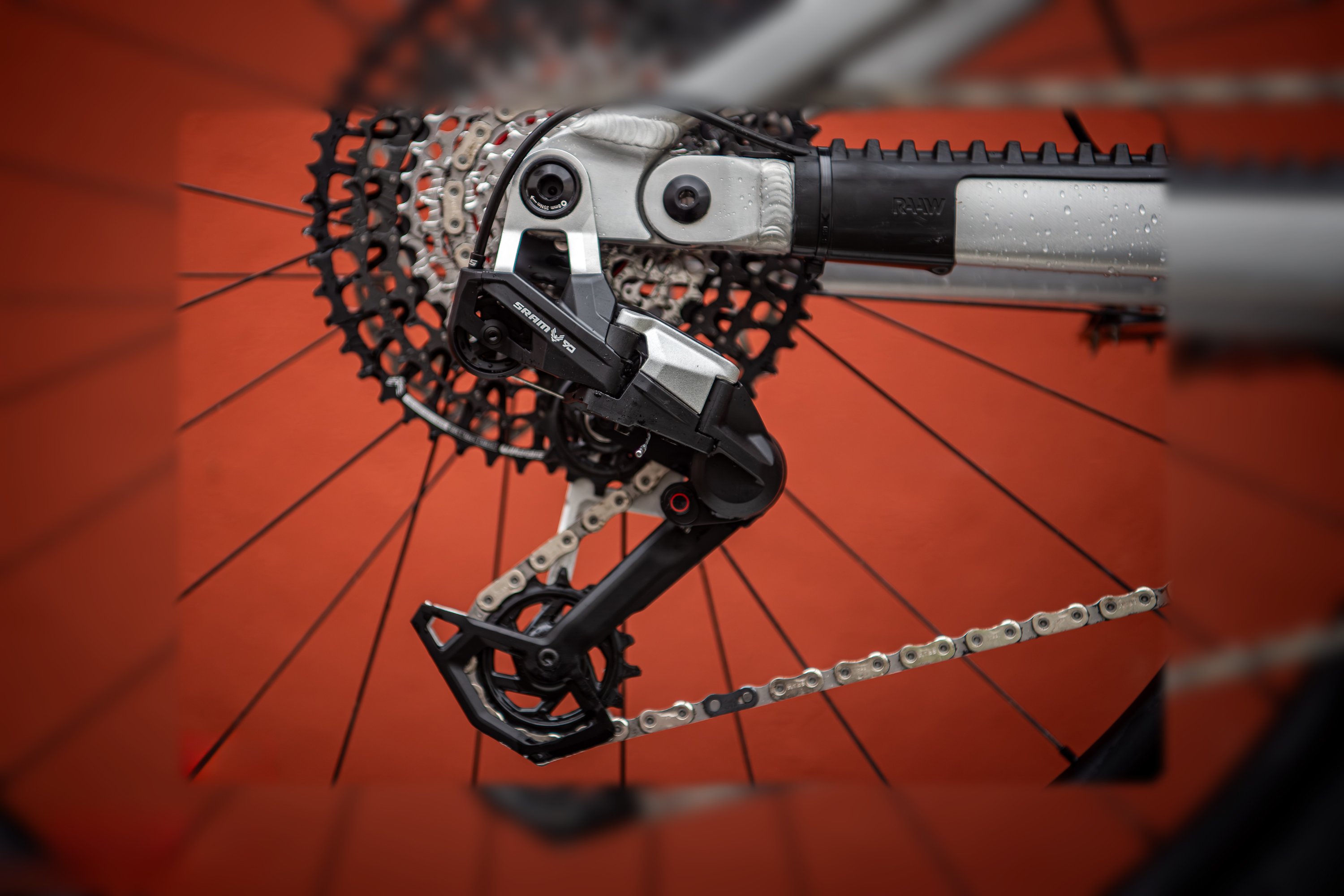 SRAM Eagle 90 und 70 Transmission im ersten Test: Jetzt mit Seilzug statt Akku