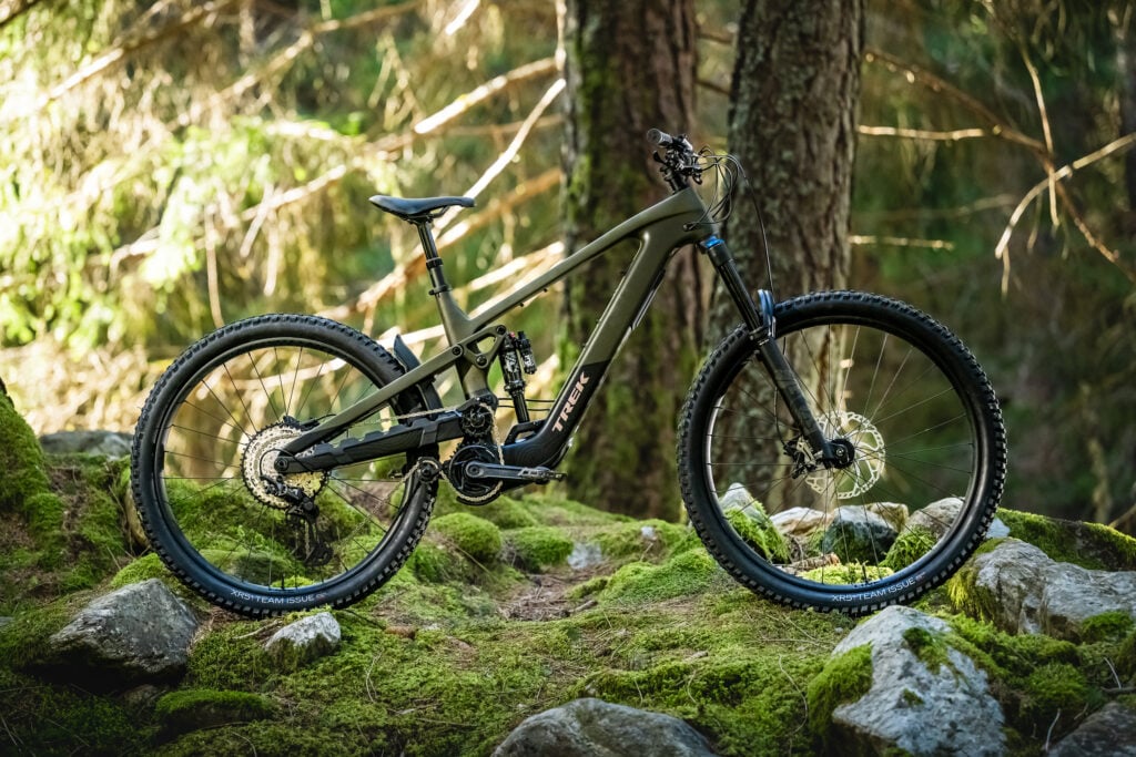 Trek Slash Plus im eMTB-News.de Test – kann der HighPivot Bolide überzeugen?
