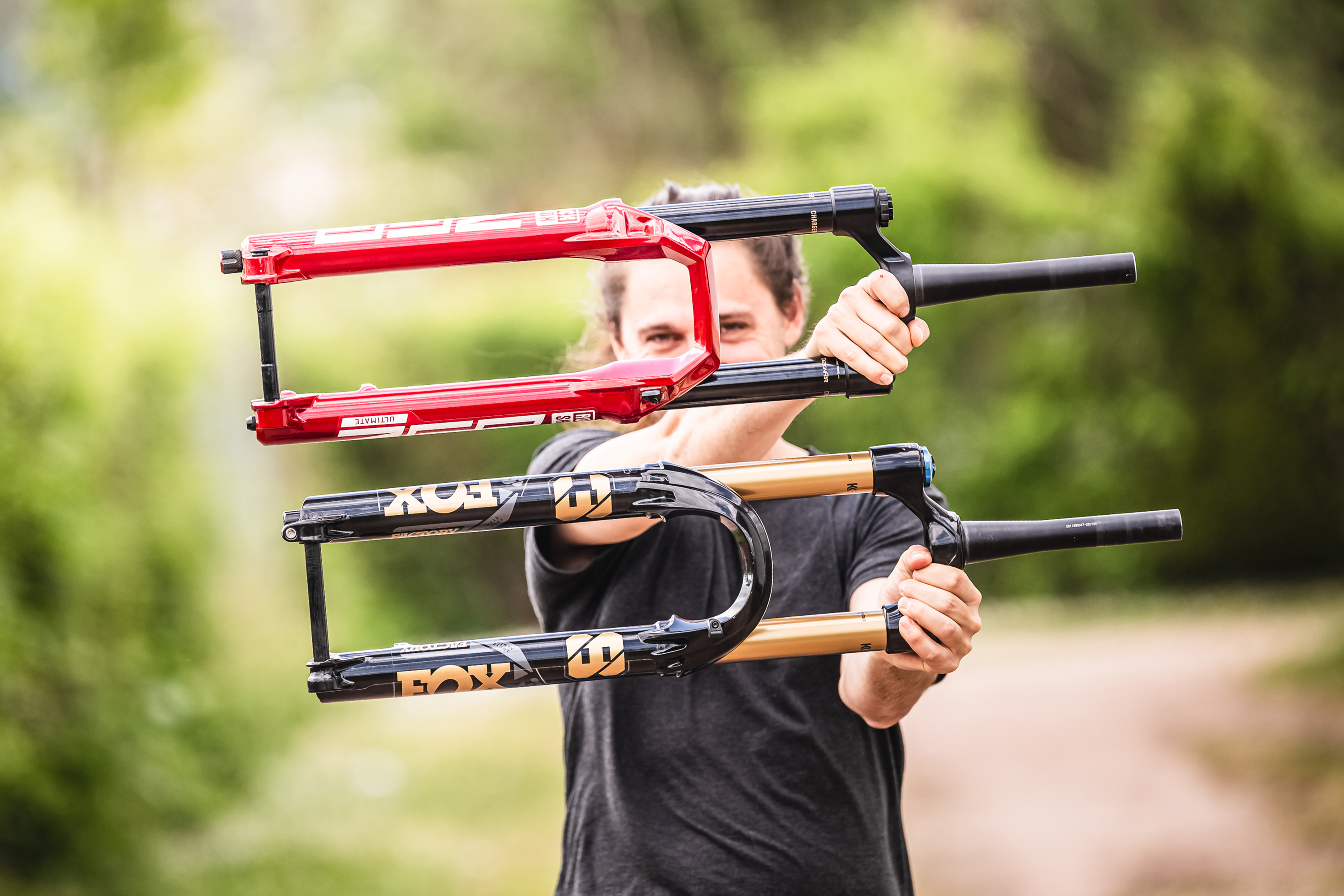 Fox 38 Factory vs. RockShox ZEB Ultimate – Welche Gabel fürs E-Bike Tuning?