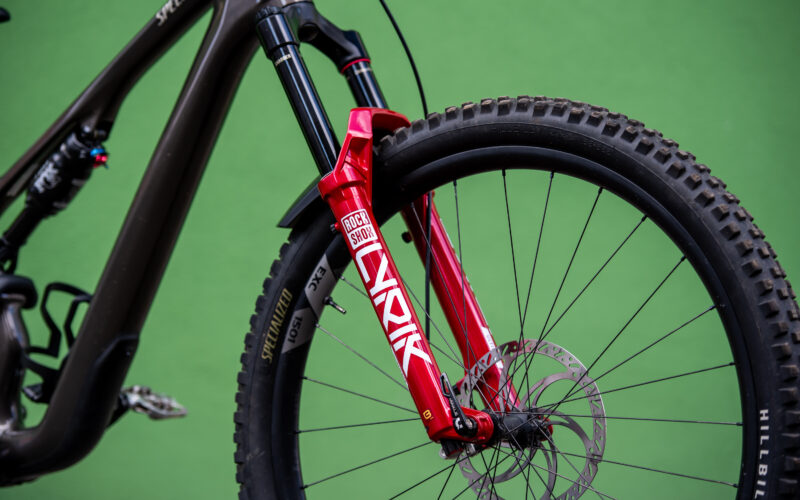 Federgabel-Updates & neuer RockShox Deluxe-Dämpfer: RockShox Lyrik, Pike & SID ab sofort in Rot