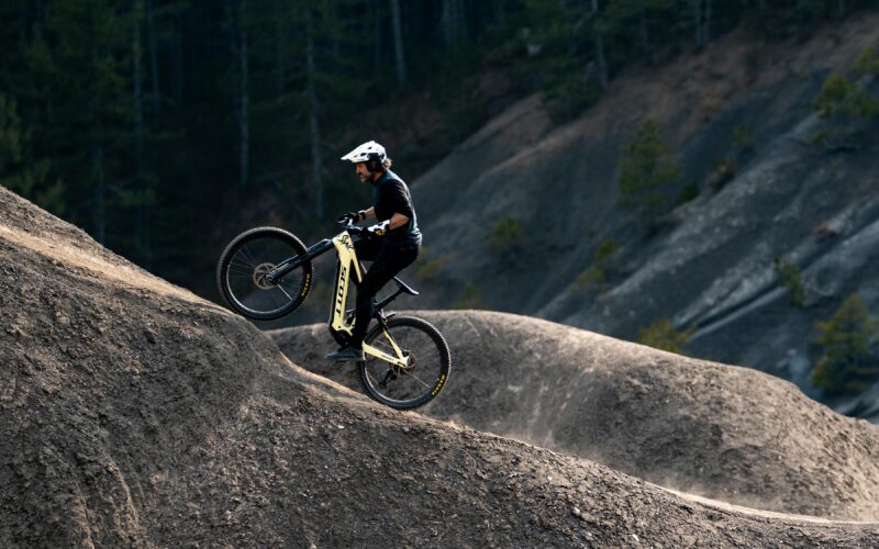 Rob Heran auf Solo Mission: Gewinne bei SCOTT ein Patron eRIDE