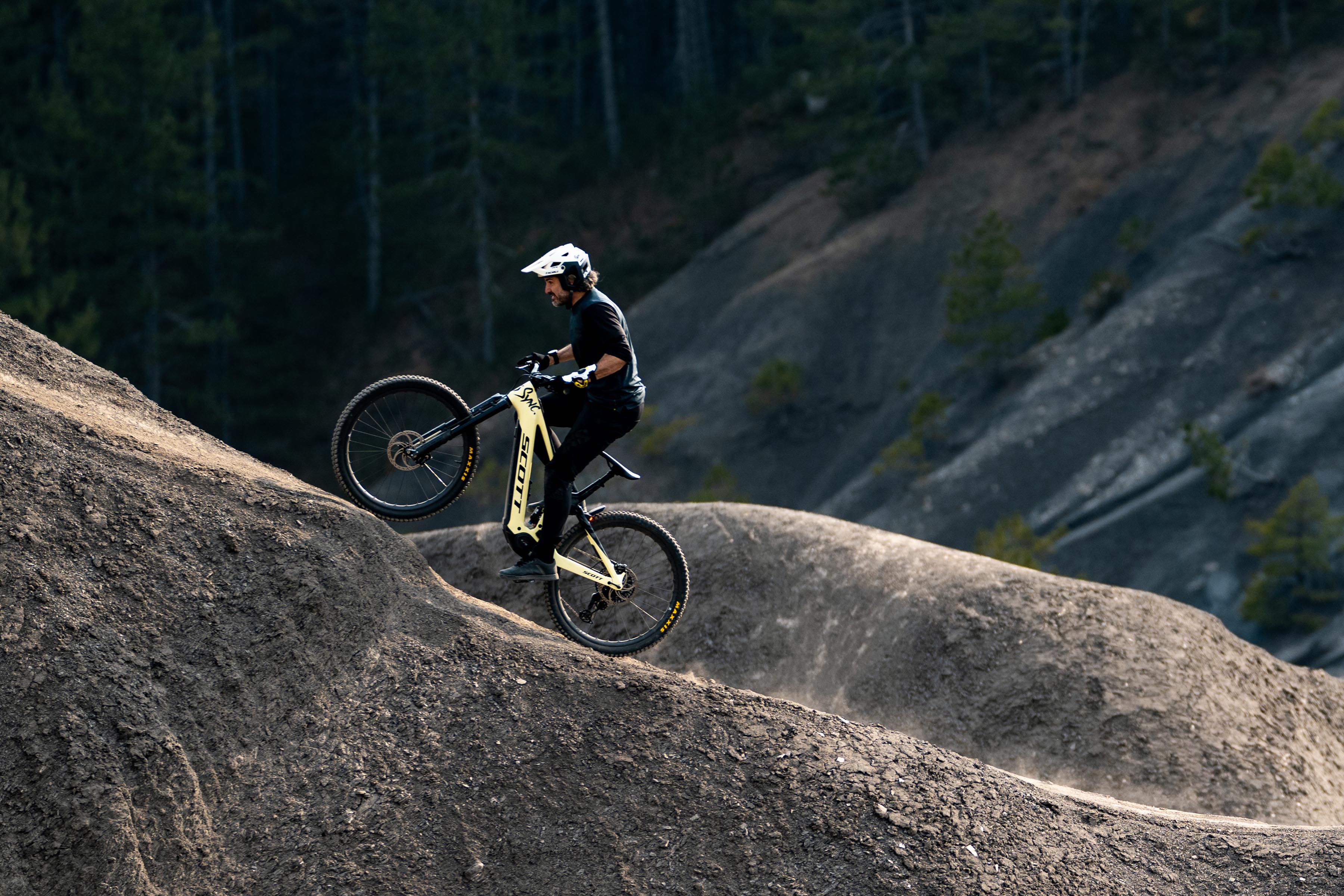 Rob Heran auf Solo Mission: Gewinne bei SCOTT ein Patron eRIDE
