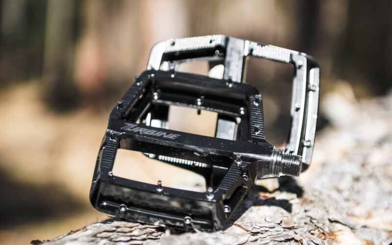 Neues Race Face Turbine Pedal im Test: Flatpedals mit ultimativem Grip!