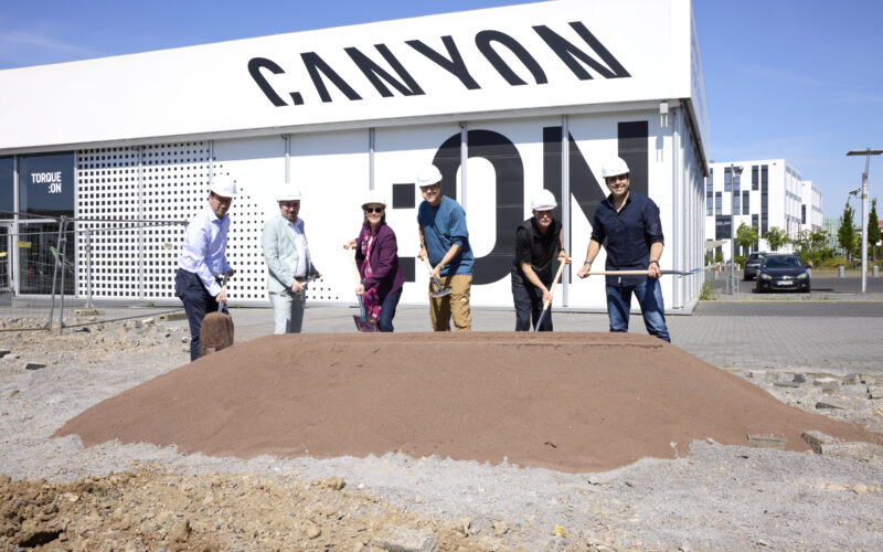 Canyon Campus in Koblenz: Spatenstich für neuen E-Bike Store