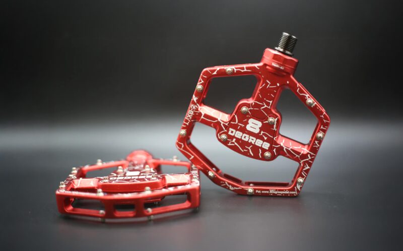 8 Degree Floating Pedal: Bewegliches MTB-Pedal schont die Knie