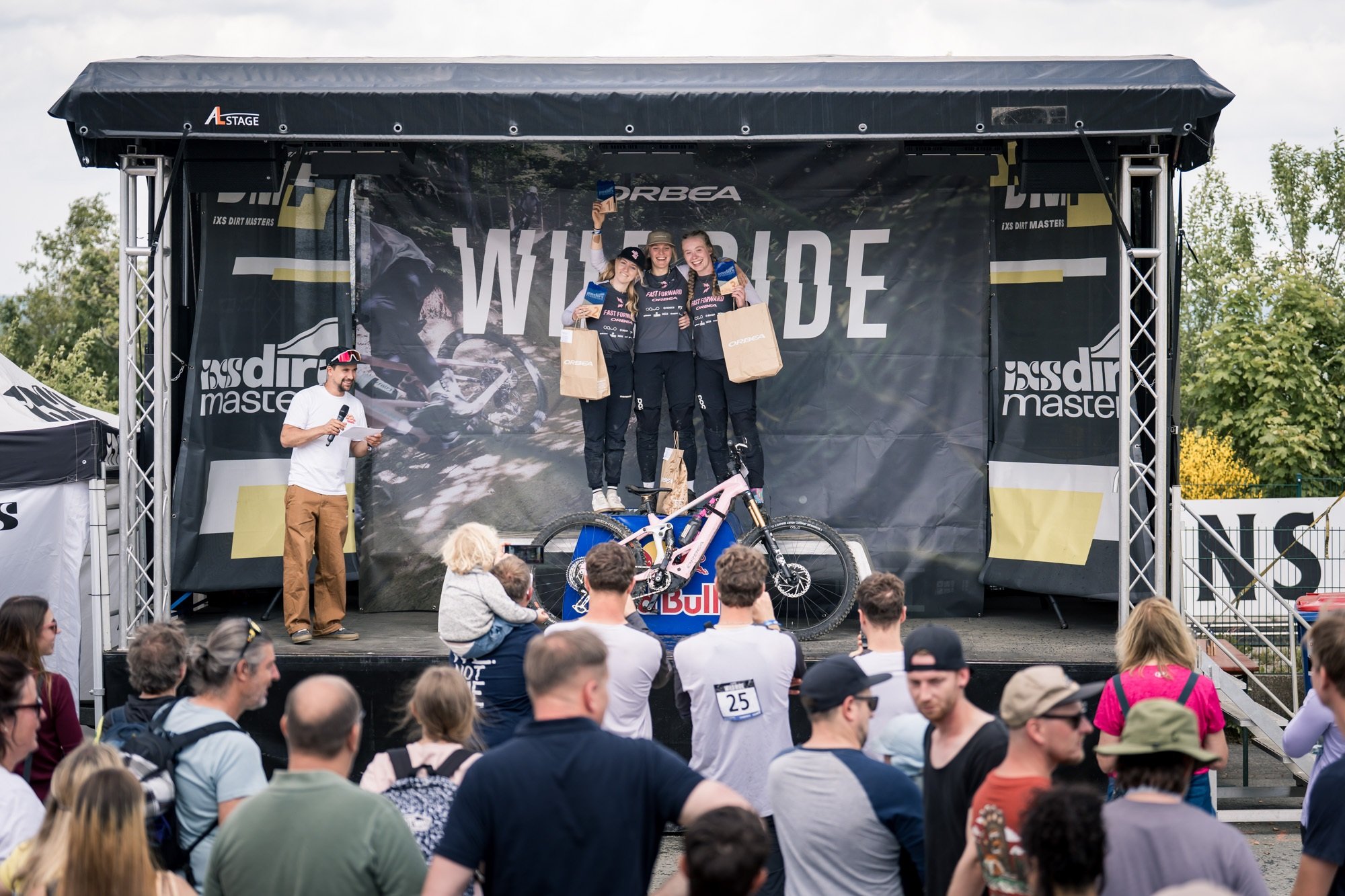 Orbea Fast Forward E-Bike Team: Medaillensammeln bei den Dirt Masters