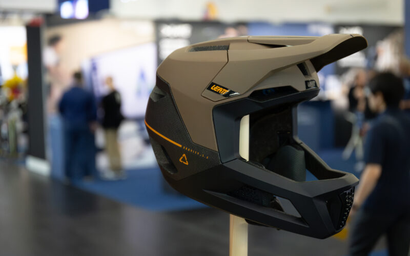 Eurobike 2025: Leatt Kollektion 2026 – neuer Gravity-Helm, Bekleidung und MTB-Schuhe
