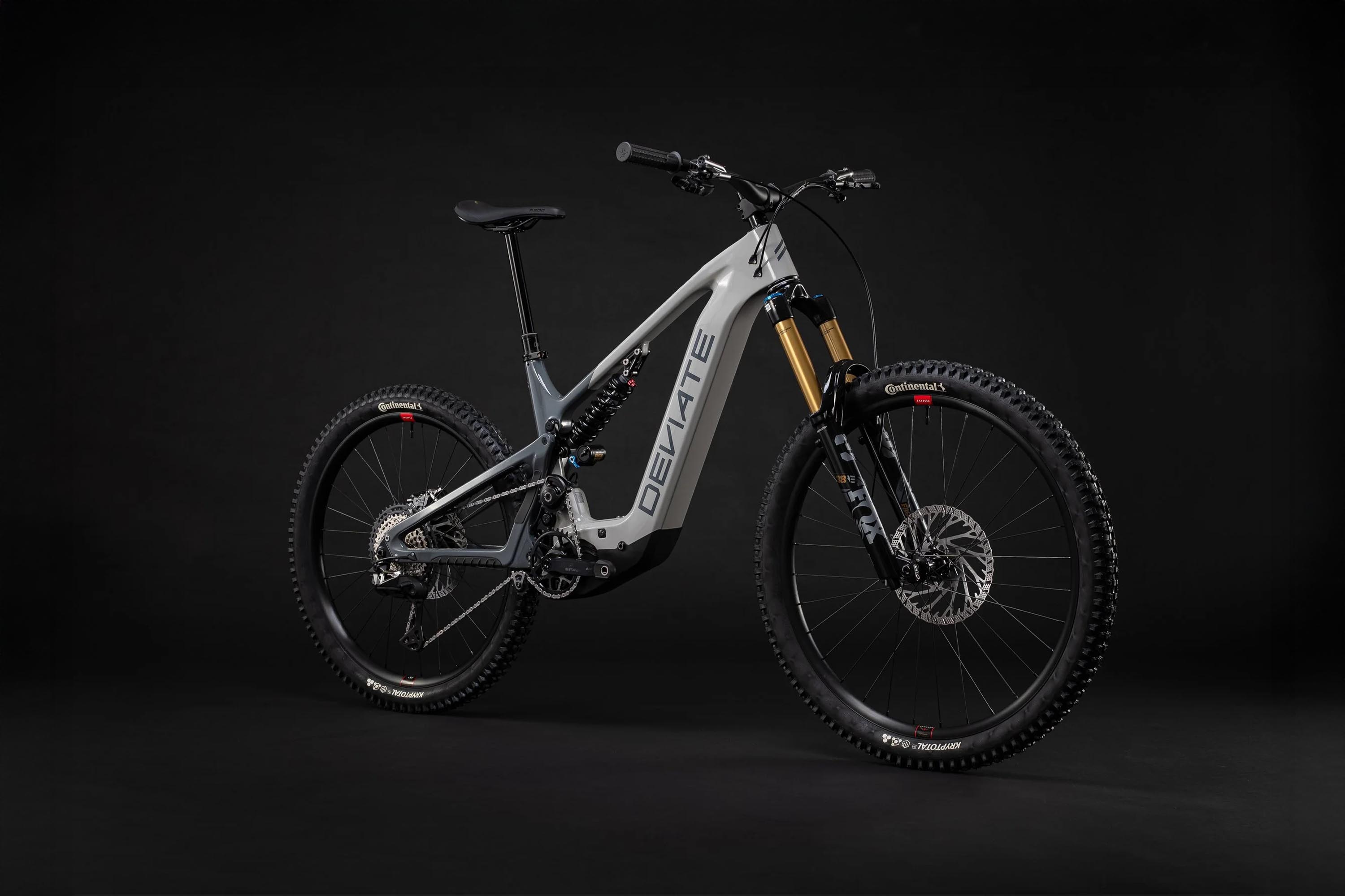 Deviate Kurgan: Erstes E-MTB der Schotten mit High-Pivot-Hinterbau