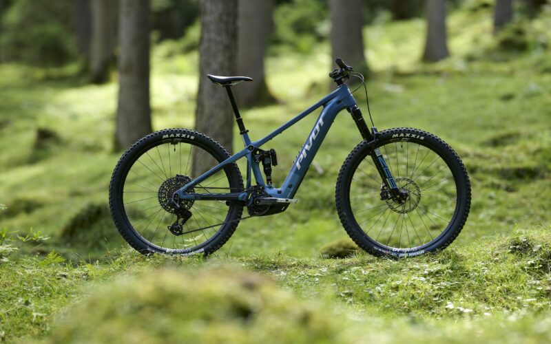 Pivot Shuttle AM 2026 E-Bike – Test: Allround-Racer mit Bosch CX-R