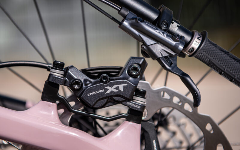 Shimano XT M8220 MTB-Bremsen im Test: Genauso gut und leicht wie XTR!
