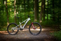 160 mm Federweg & 100 Nm Power im Test: Canyon Neuron:ON CLLCTV zeigt Enduro-Biss