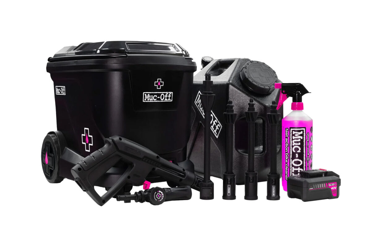 Adventsverlosung für WBR Woche 1: Muc-Off Mobile Pressure Washer + Bürstenset