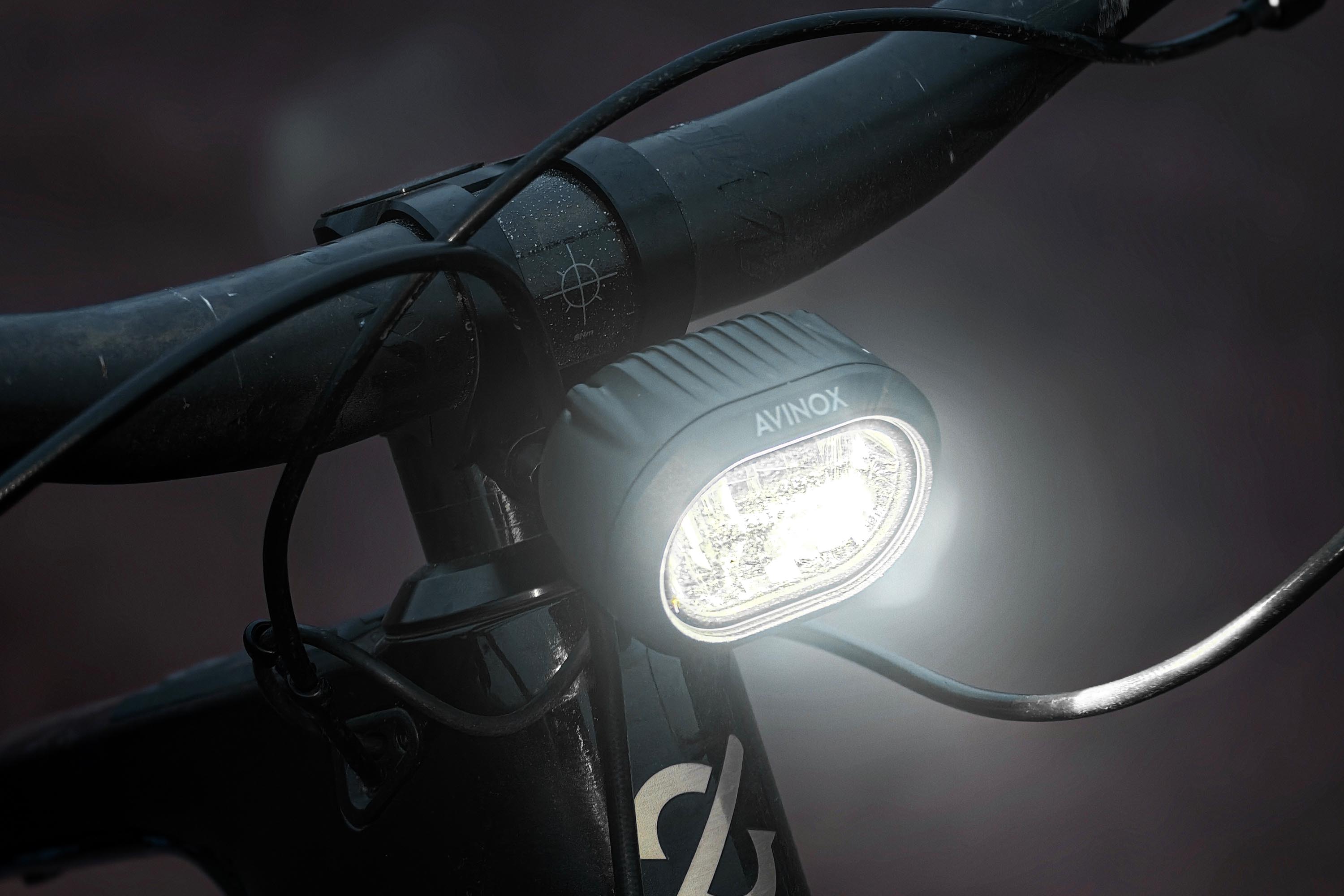 Frontlicht für E-Bikes mit Avinox (DJI): 1200 Lumen zum Nachrüsten