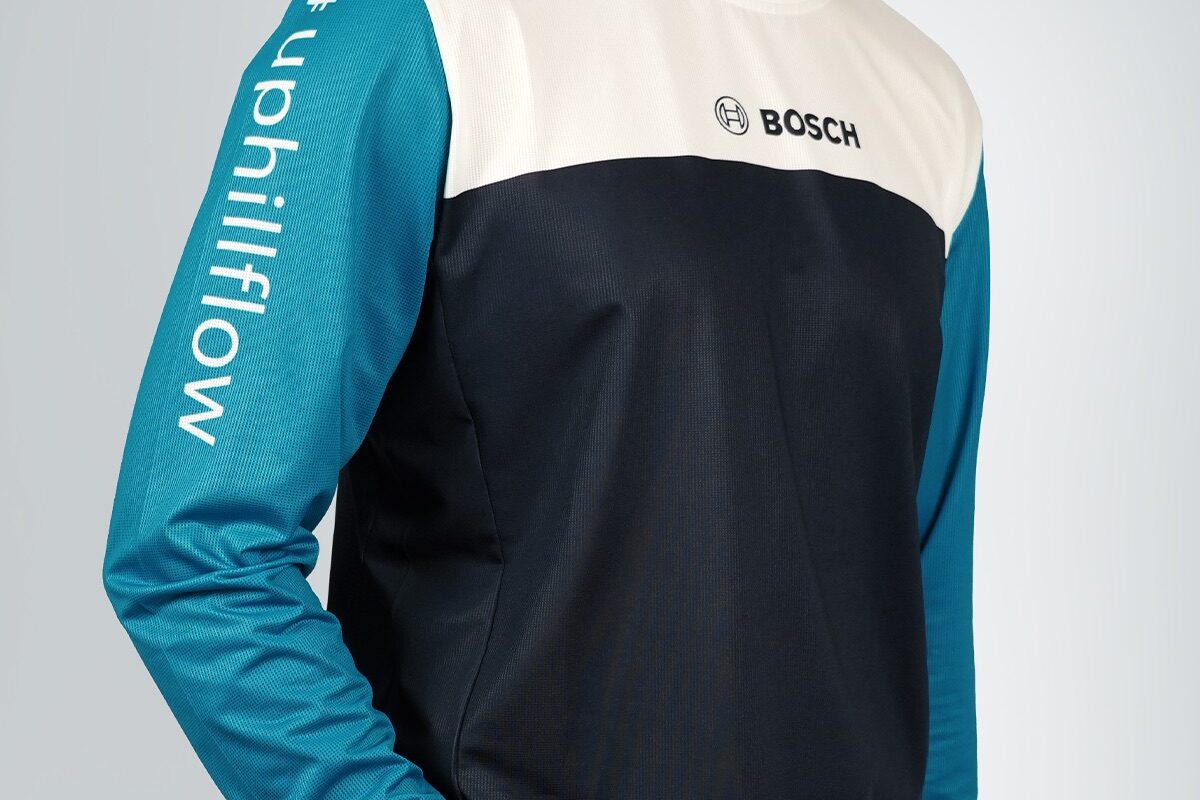 Bosch eBike Bekleidungskollektion: Jerseys, Socken, Caps und Trinkflasche vom Motorhersteller
