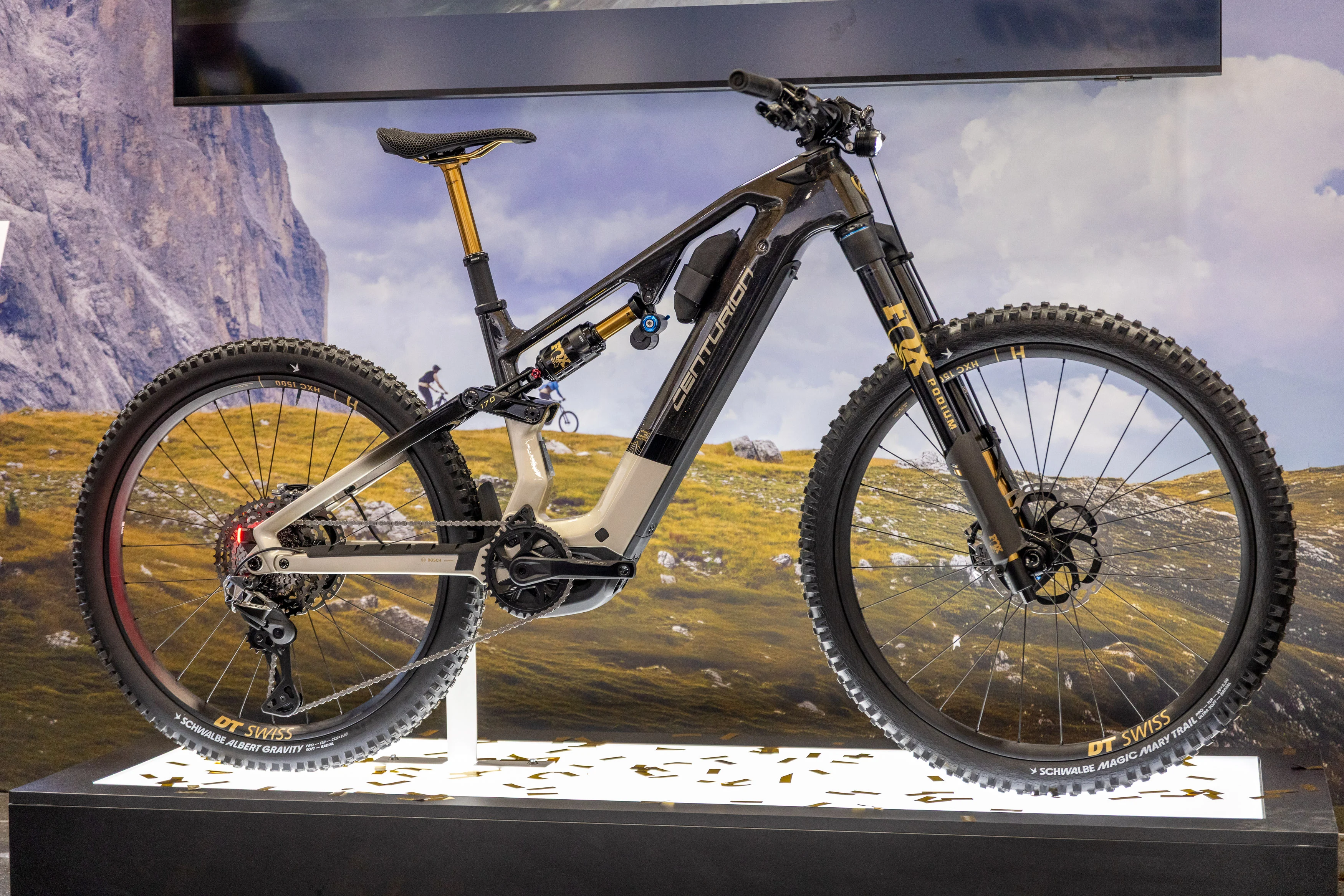 Cyclingworld 2026: Centurion No Pogo R76 – Jubiläumsedition mit Bling-Faktor