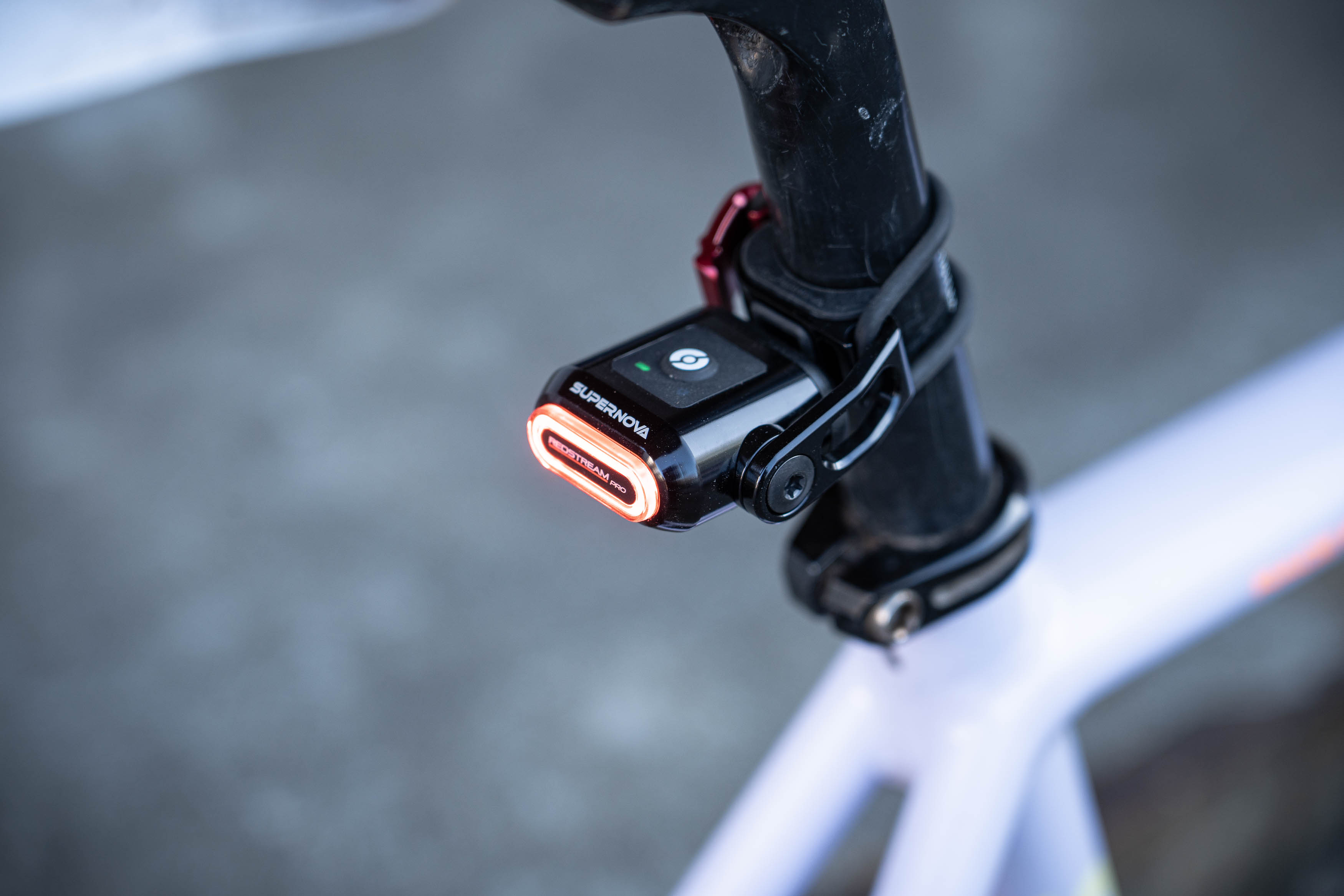 Supernova Redstream Pro – Ausprobiert: Ultra Rücklicht mit Akku-Heizung