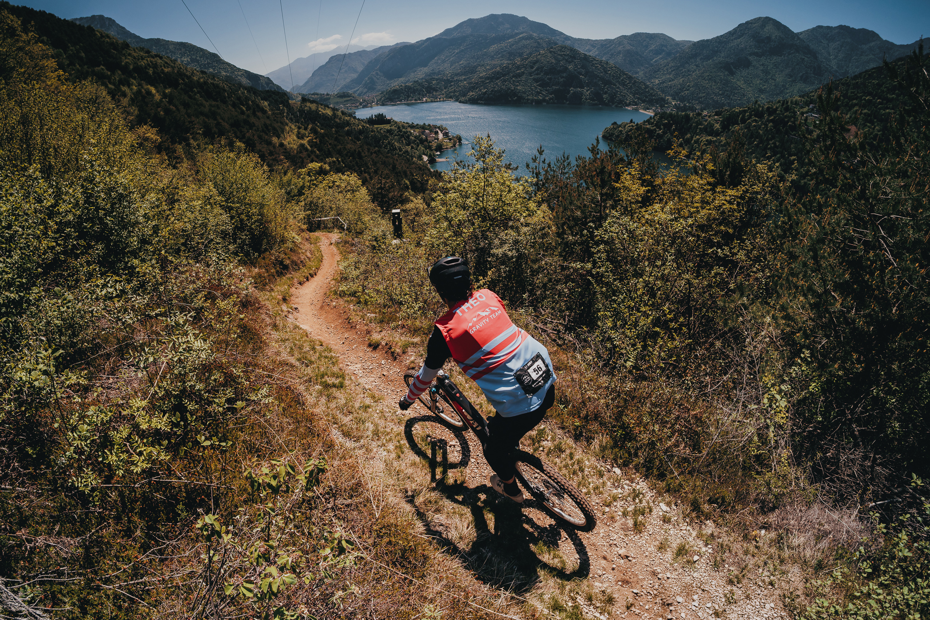 Bosch eMTB-Challenge 2026: Doppelsieg für das Rotwild Schwalbe Gravity Team